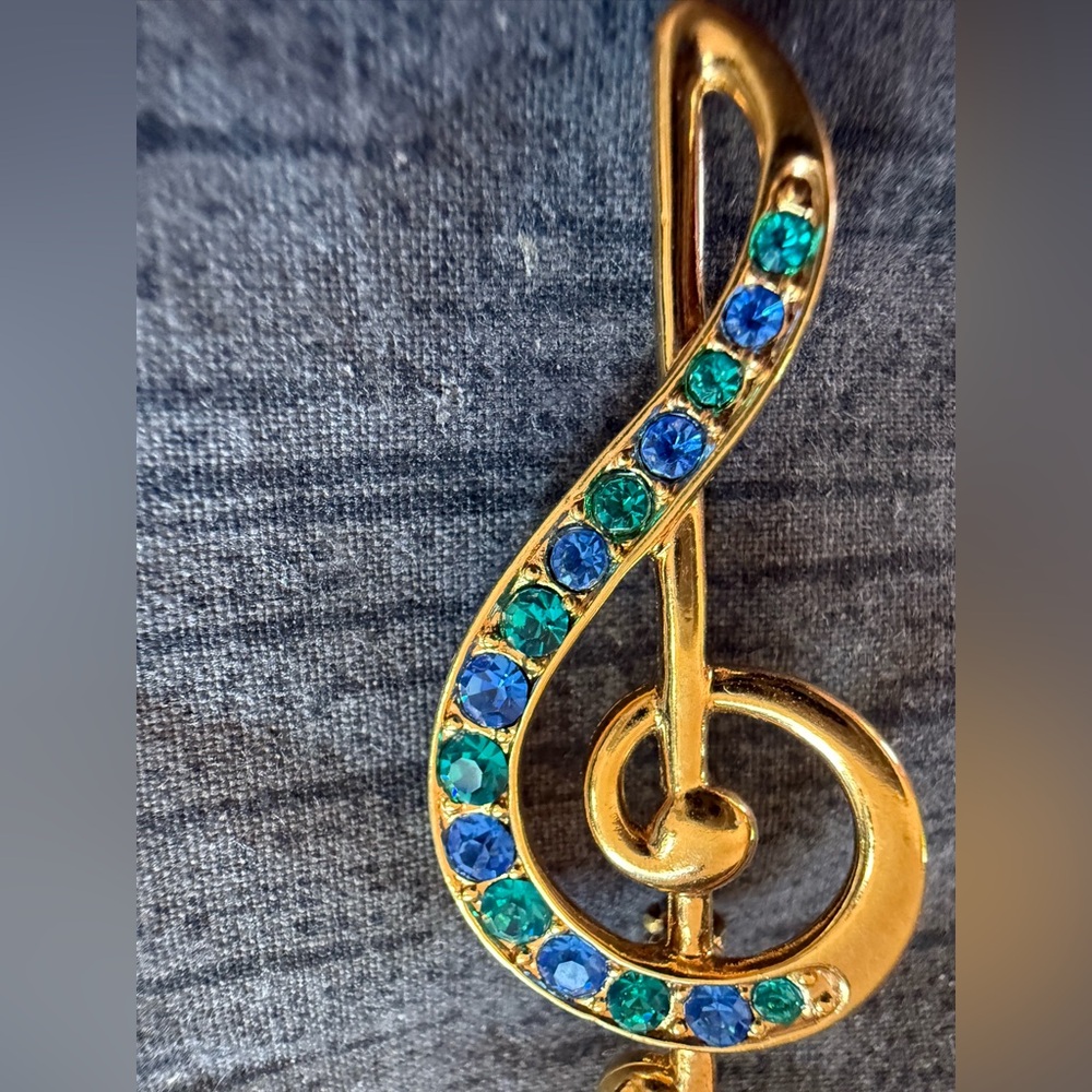 Vintage Gold Treble Clef Pendant with Blue Green rhinestones retro music motif